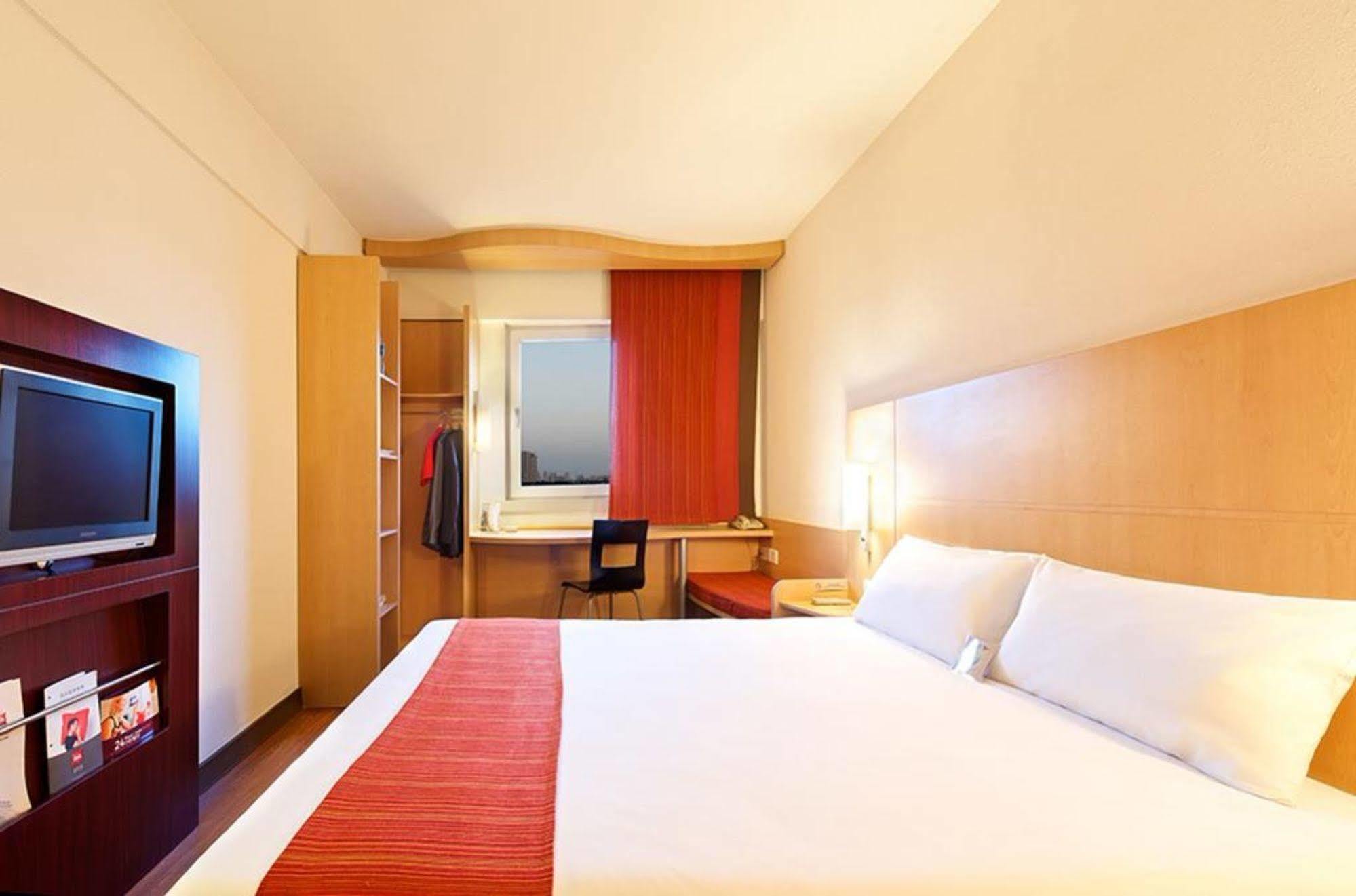 Hotel Ibis Beijing Dongdaqiao Exterior foto
